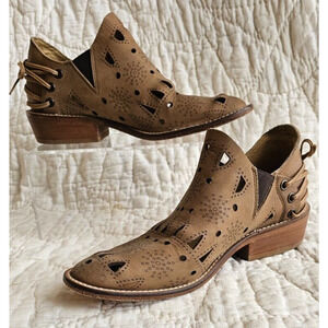 Anthropologie Musse &‎ Cloud Western Perforated Leather Womens 7 Boots Booties